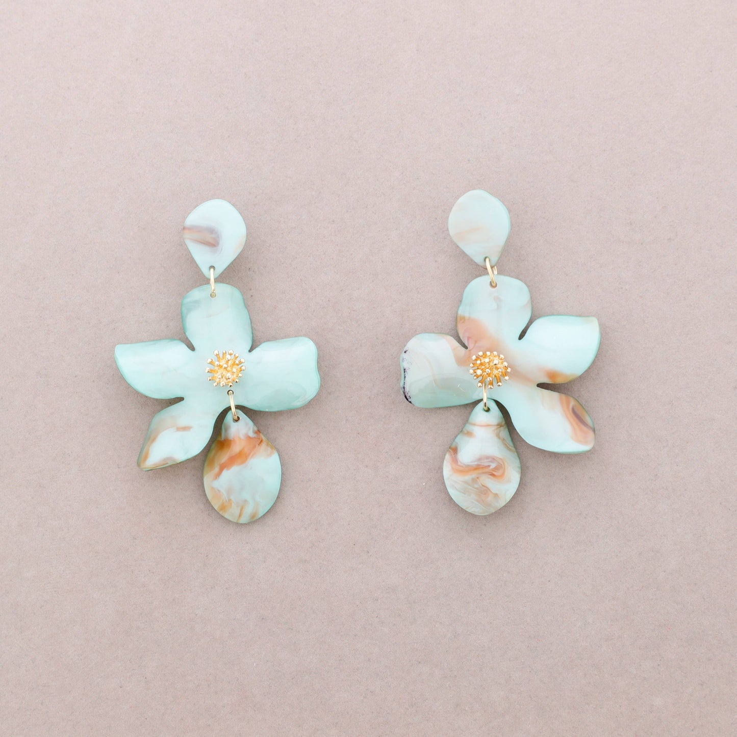Dangling Flower Resin Earrings: Mint green