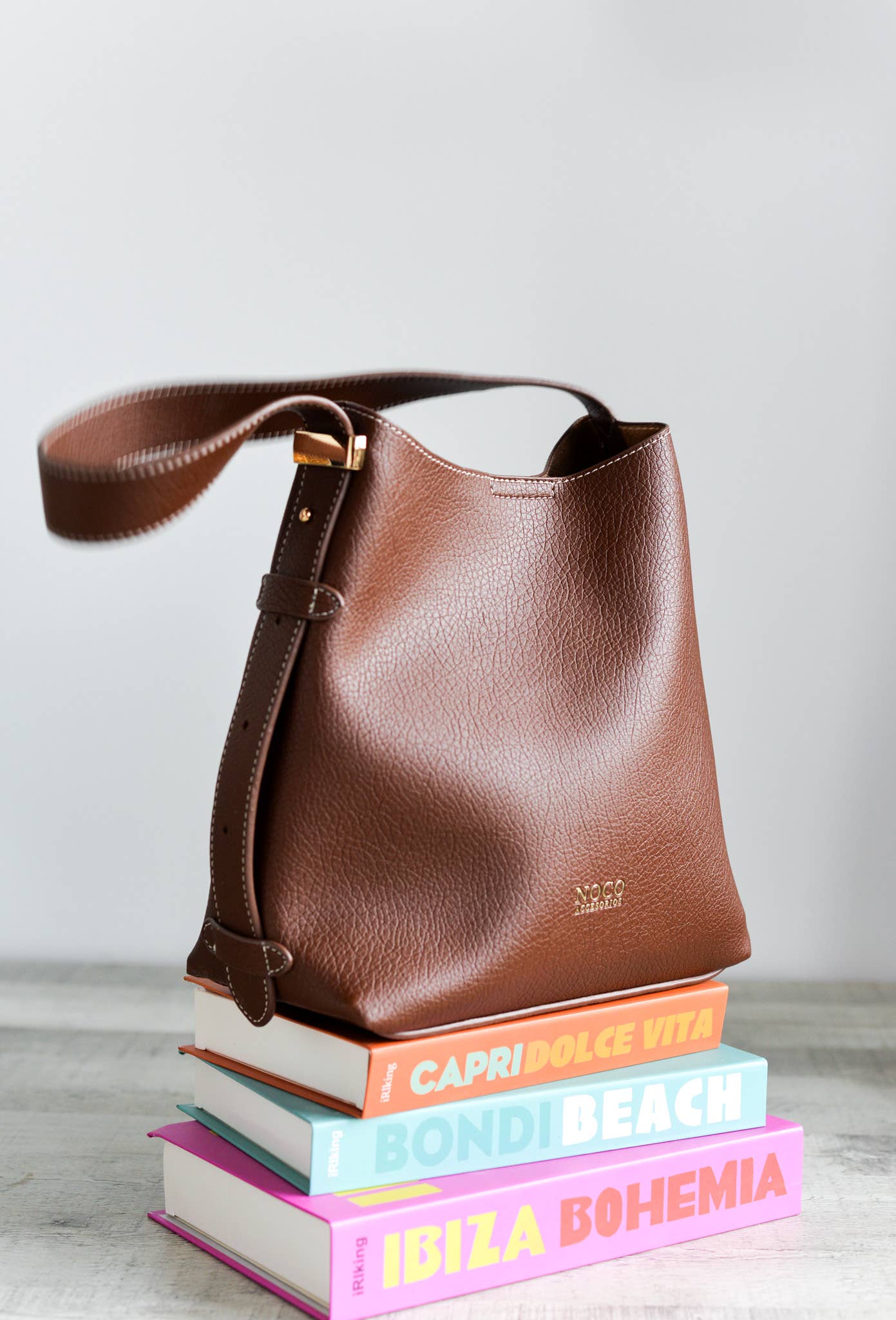 Hobo Vegan Leather Brown Regulator