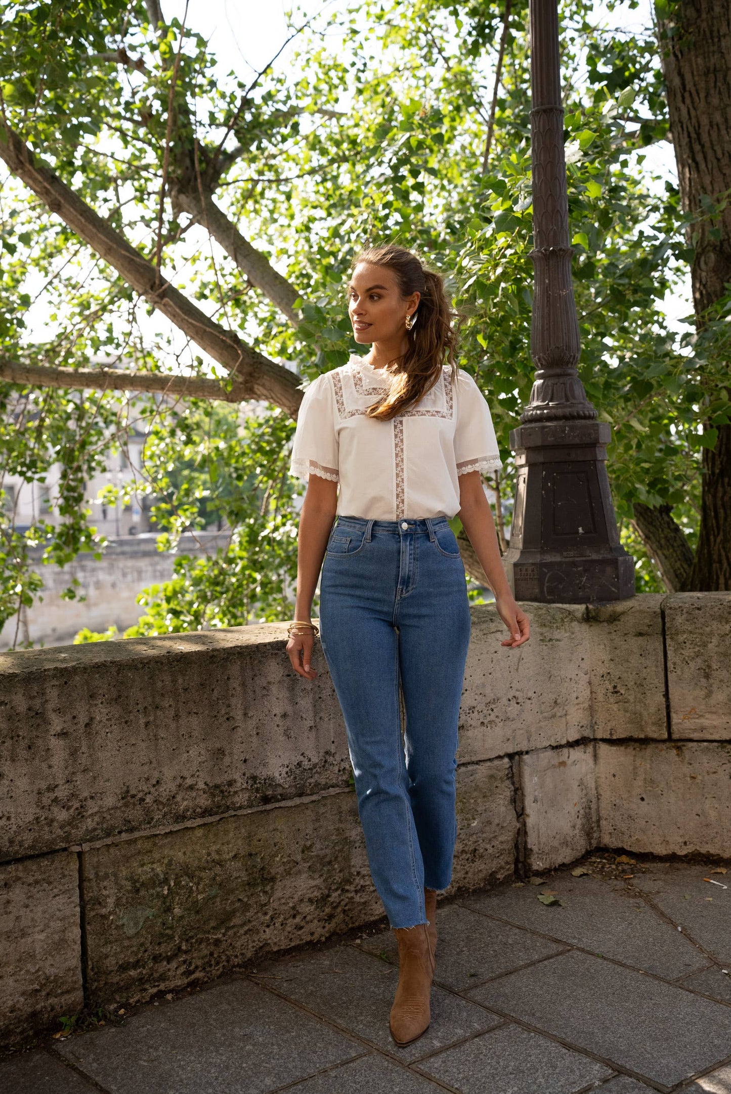 Victorian collar cotton top with lace: White