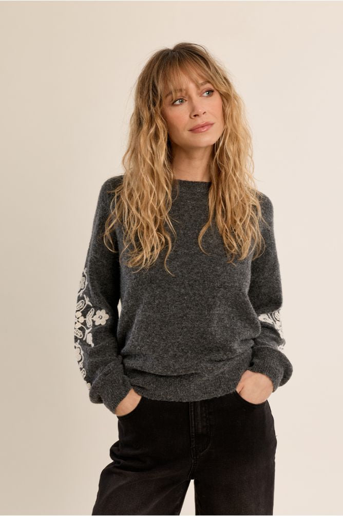 Knitted sweater in grey with cream embroidery