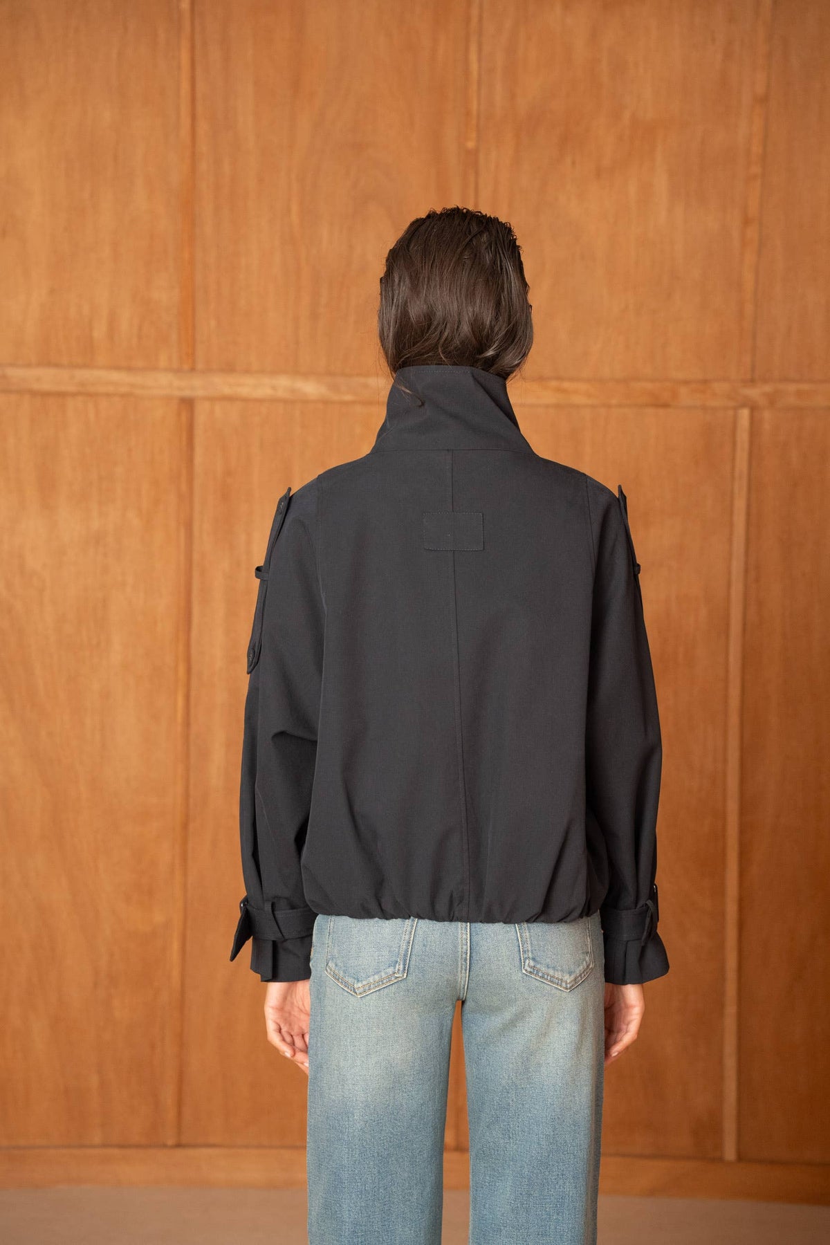 Short oversized trench-style jacket with stand up collar: black