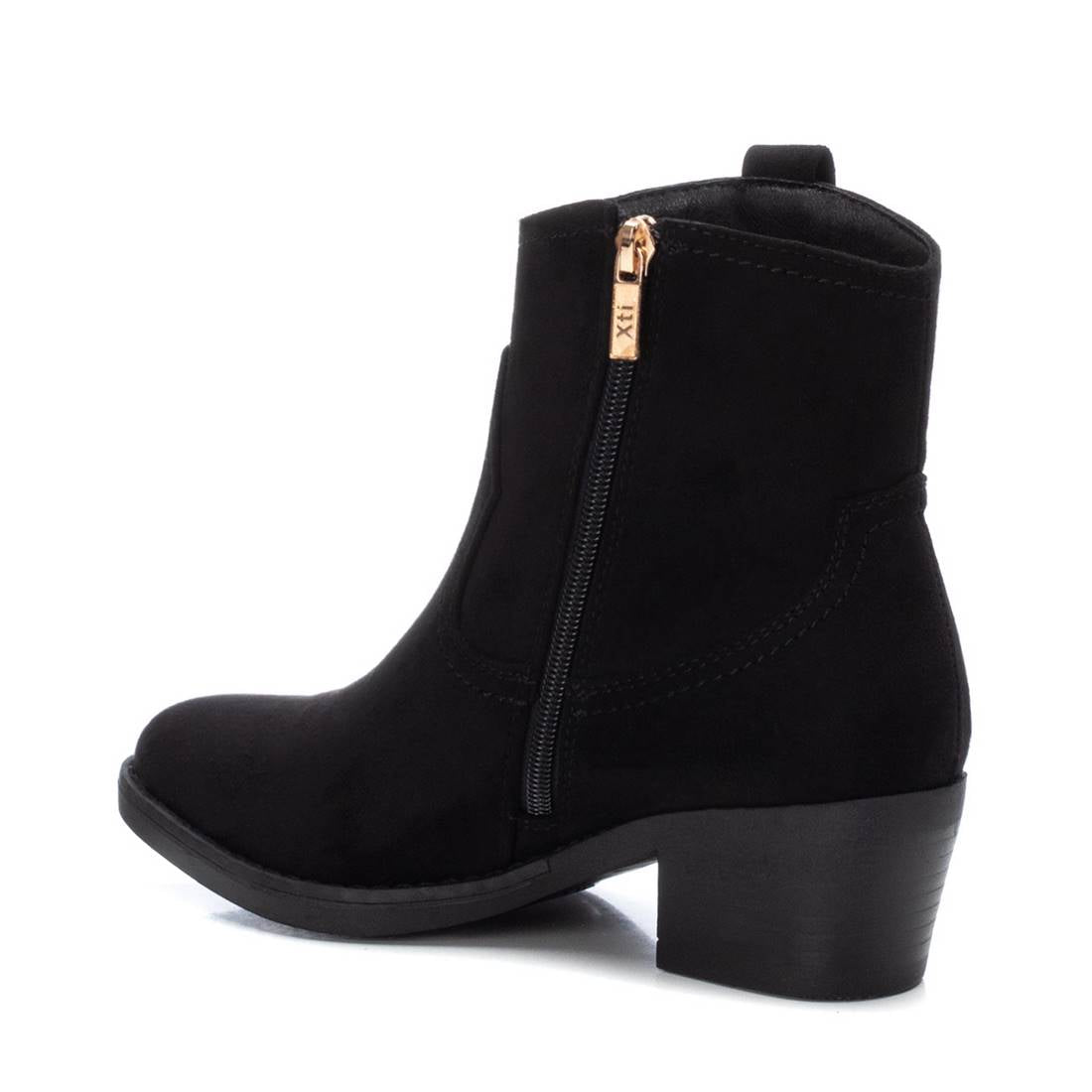 Cowboy ankle boot in black suedette