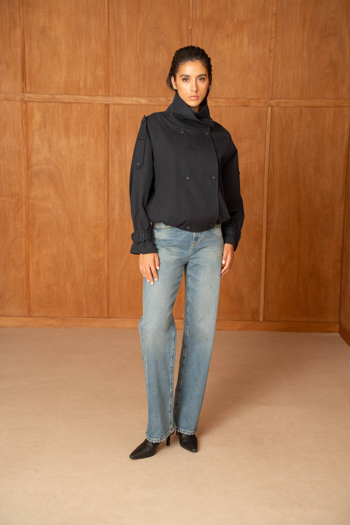 Short oversized trench-style jacket with stand up collar: black