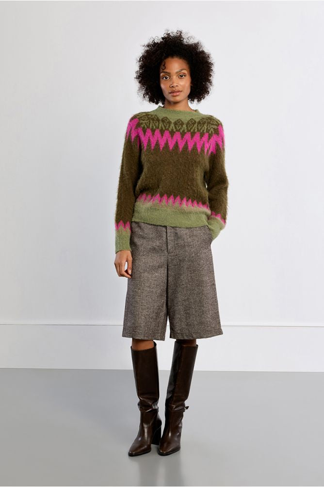 Sweater with geometric pattern