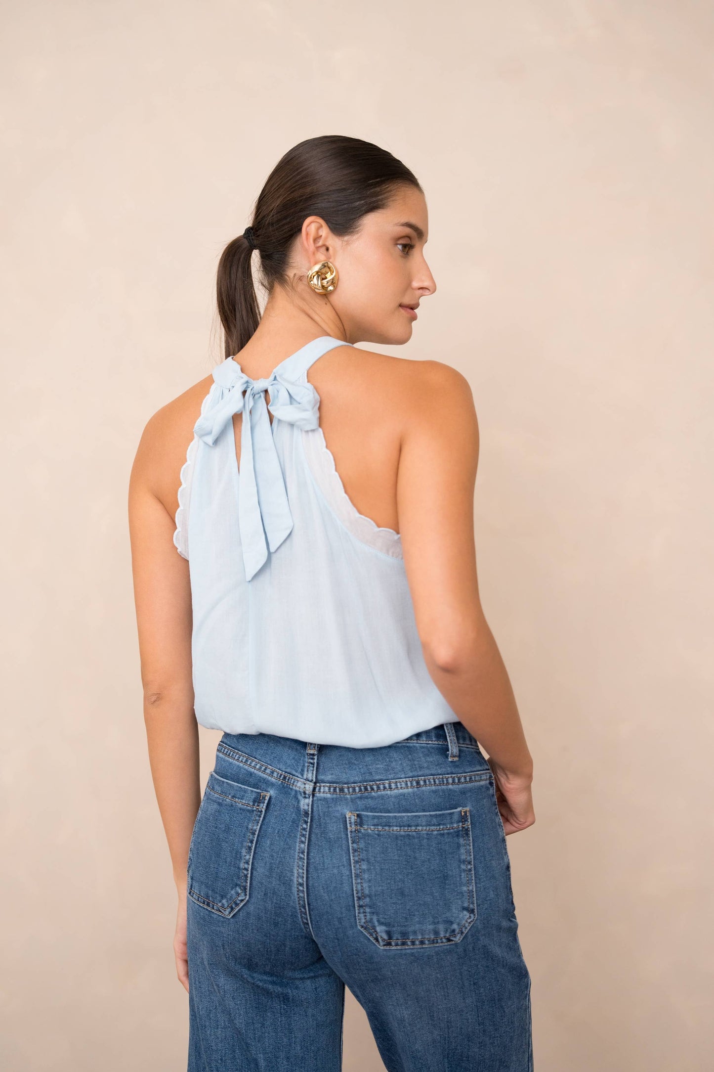 Top with bow neckline containing linen: Sky Blue