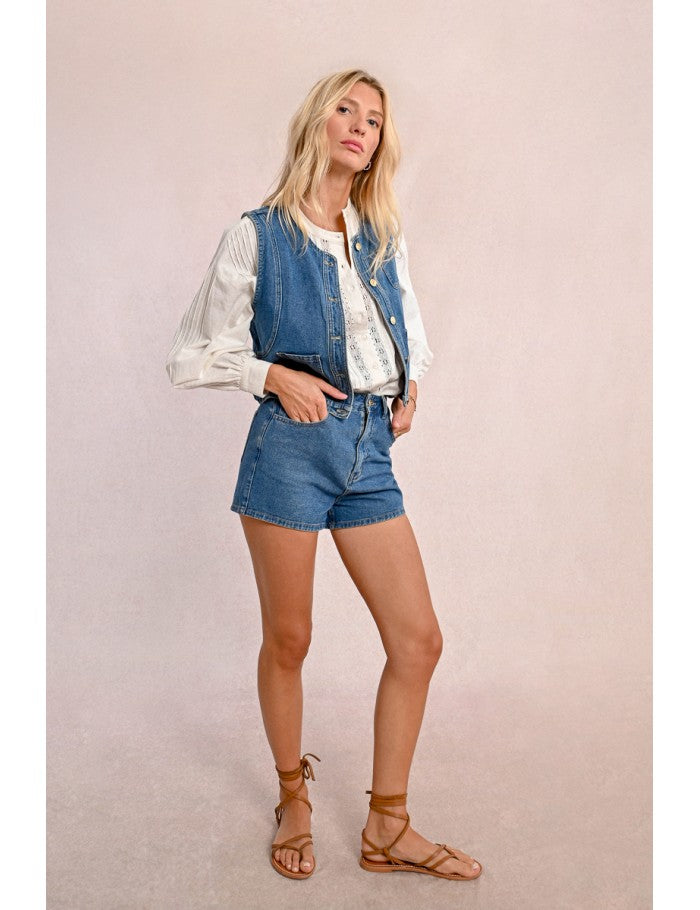 Sleeveless denim jacket