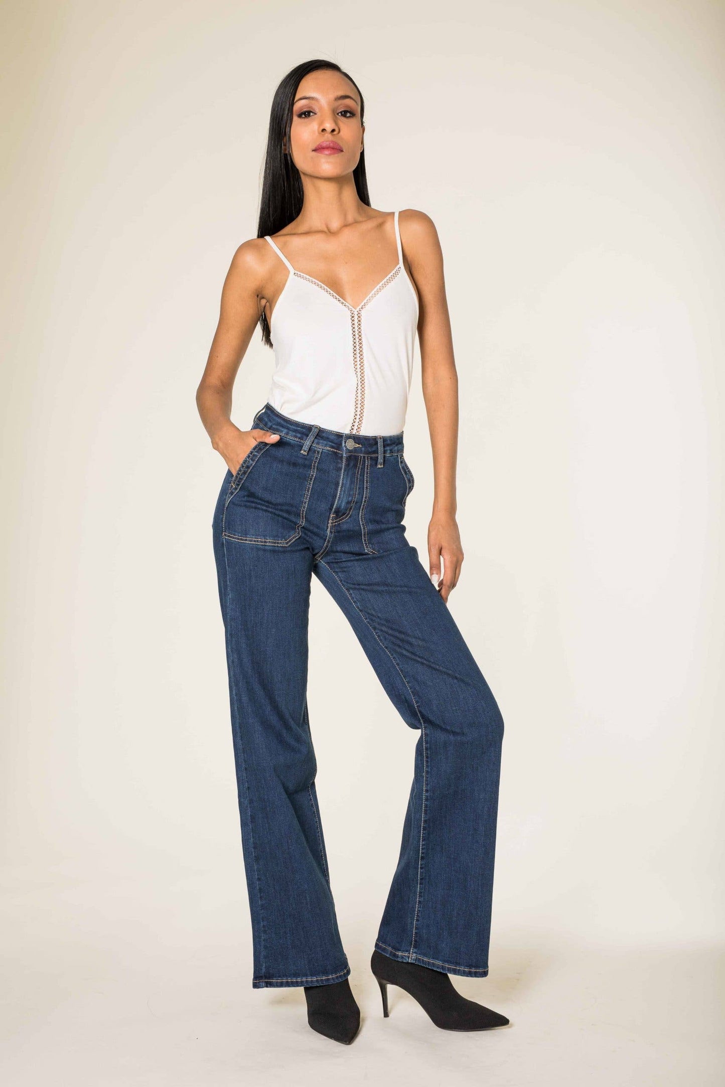 Wide high-waisted stretch flare jeans: Raw blue