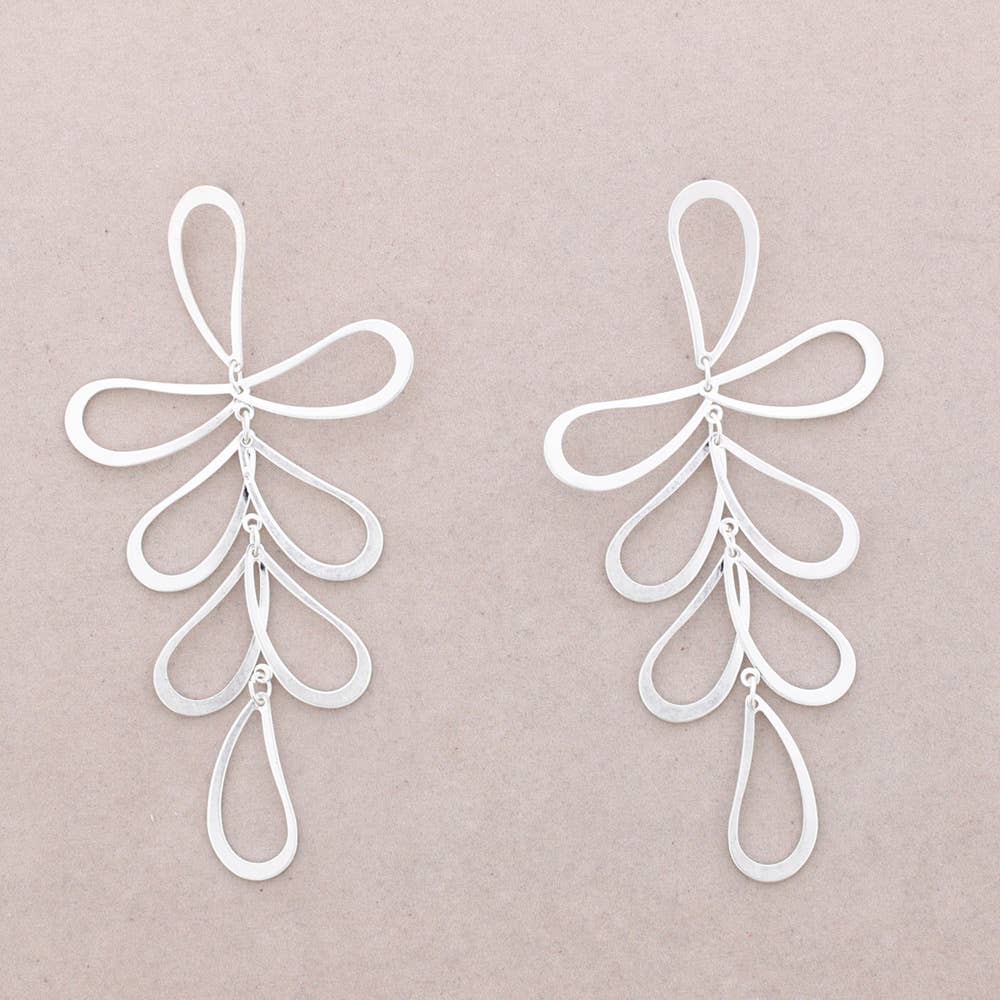 Rama Calada Metal Earrings: Silver