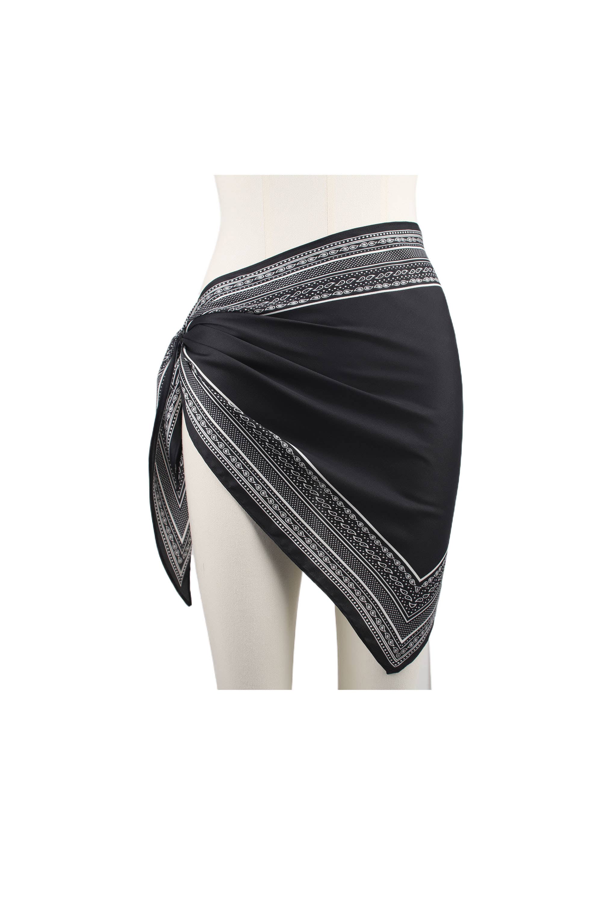 PRINTED TRIANGLE SCARF, SILK-TOUCH: Black