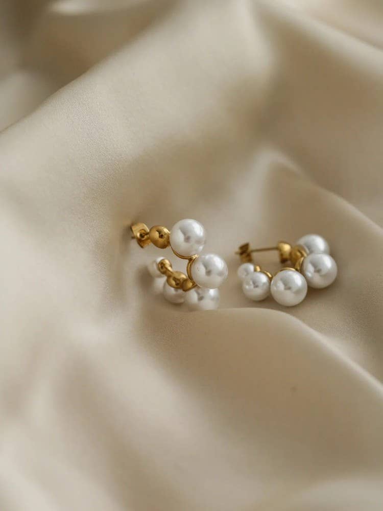 PEARL HOOP EARRINGS - PERLITA