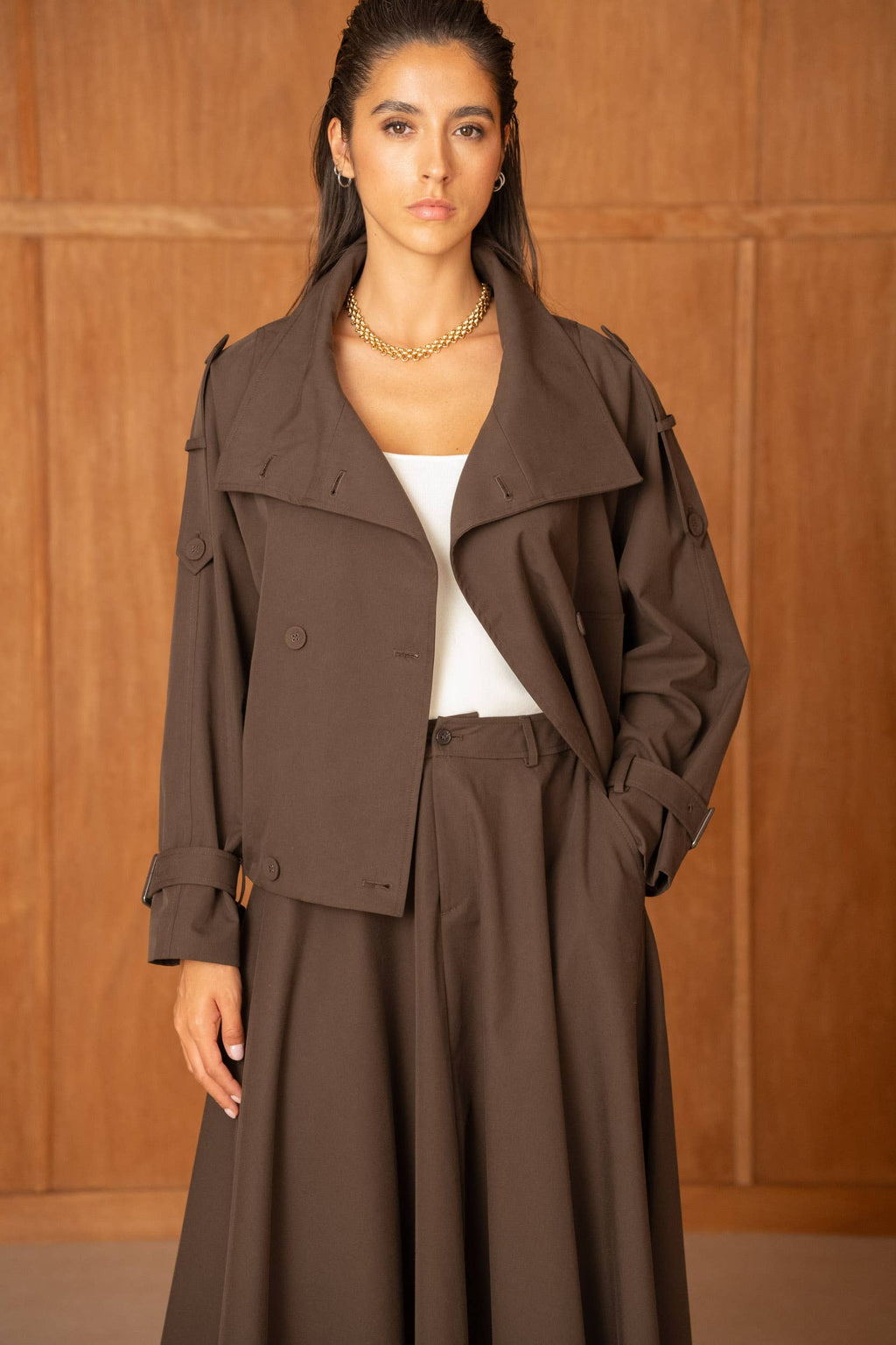 Short oversized trench-style jacket stand collar: Brown
