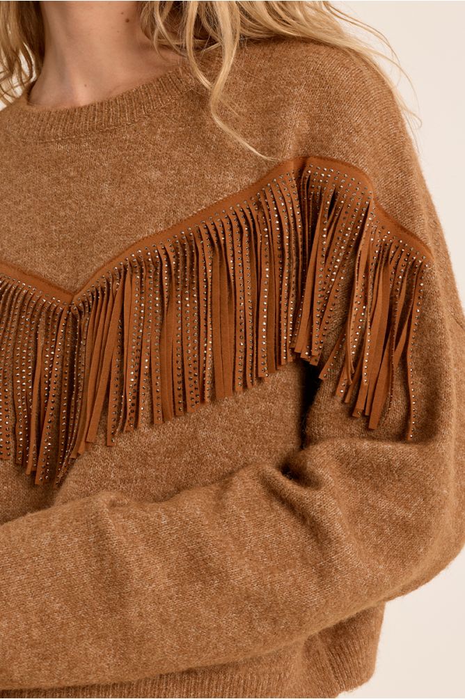 Fringed sweater with rhinestone in camel