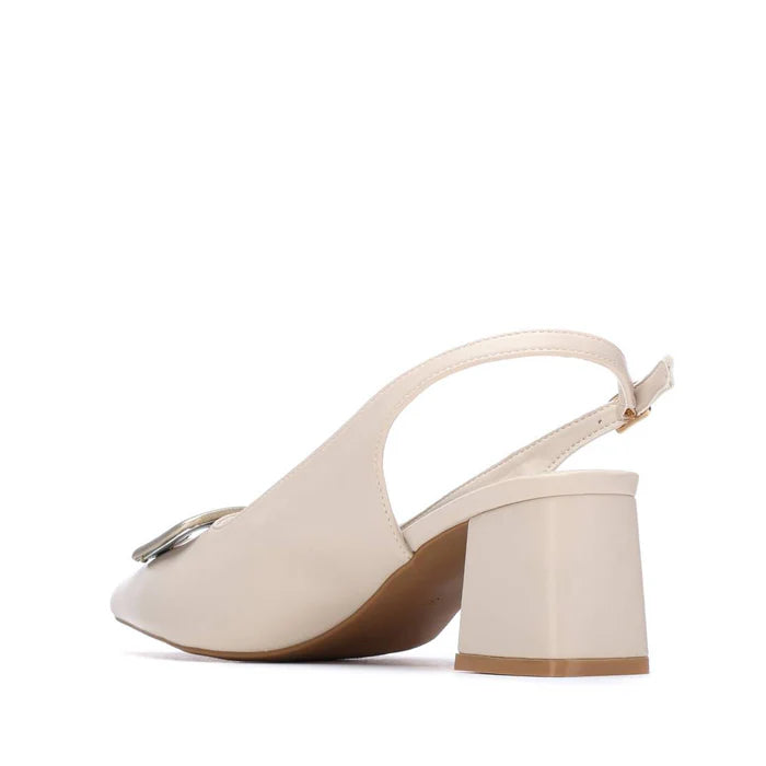 Heeled cream show with subtle gold buckle
