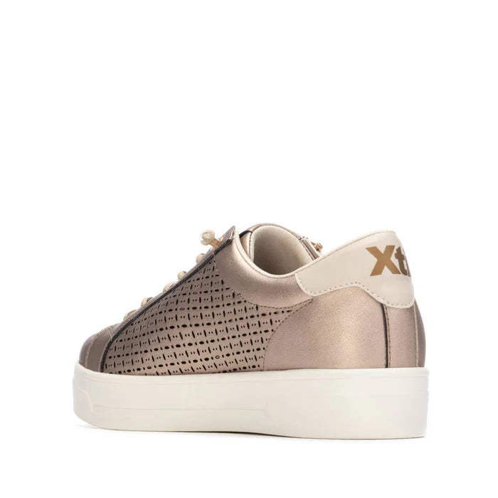 Classic platform trainer in taupe