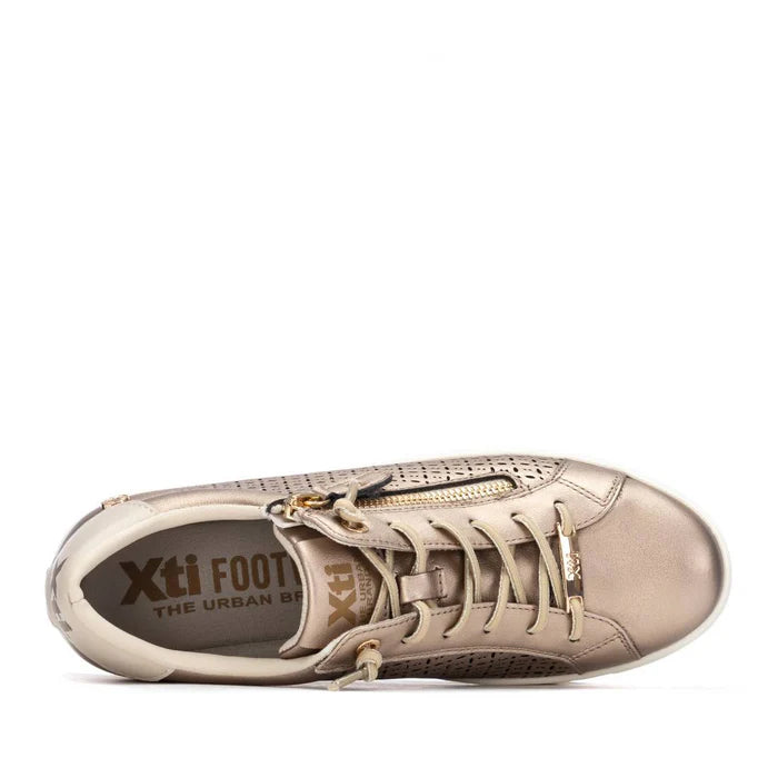 Classic platform trainer in taupe