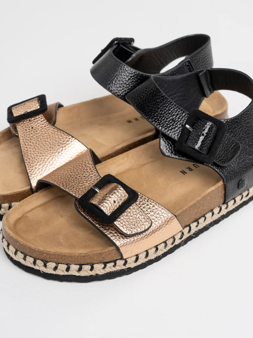Verity metallic sandle