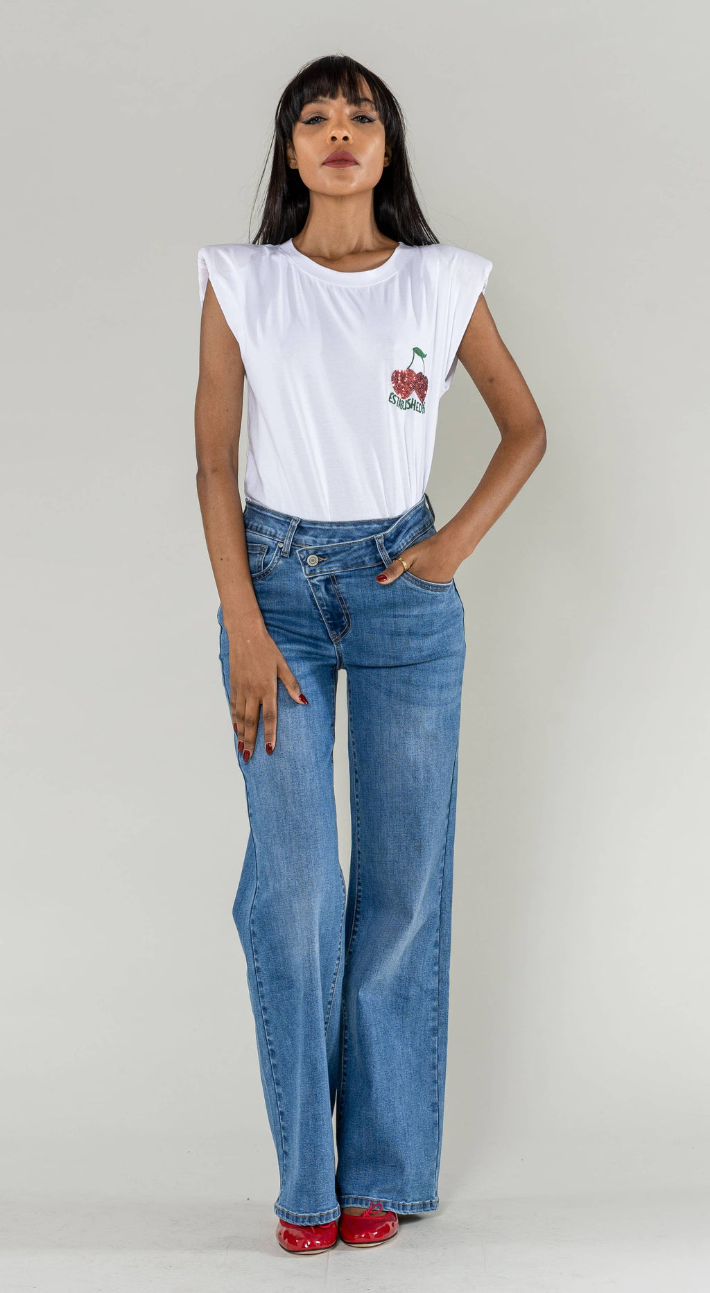 Asymmetric wide leg jeans in Faded blue