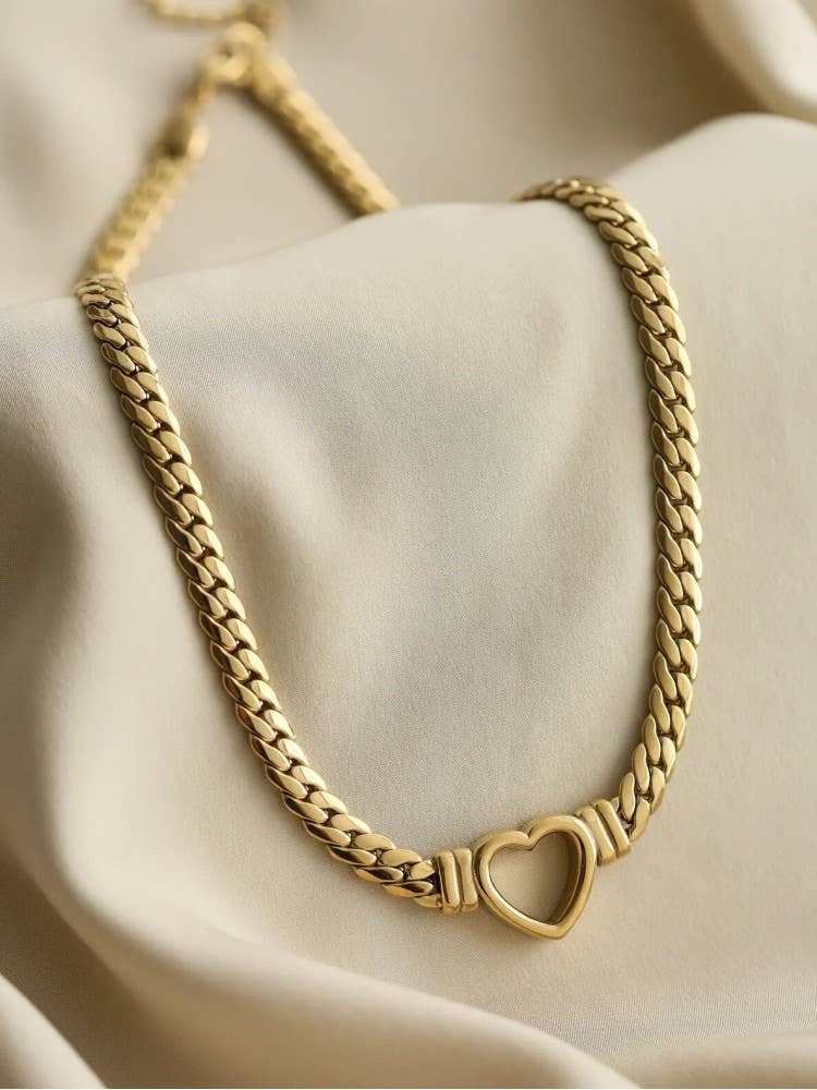 AMO GOLD CHAIN NECKLACE