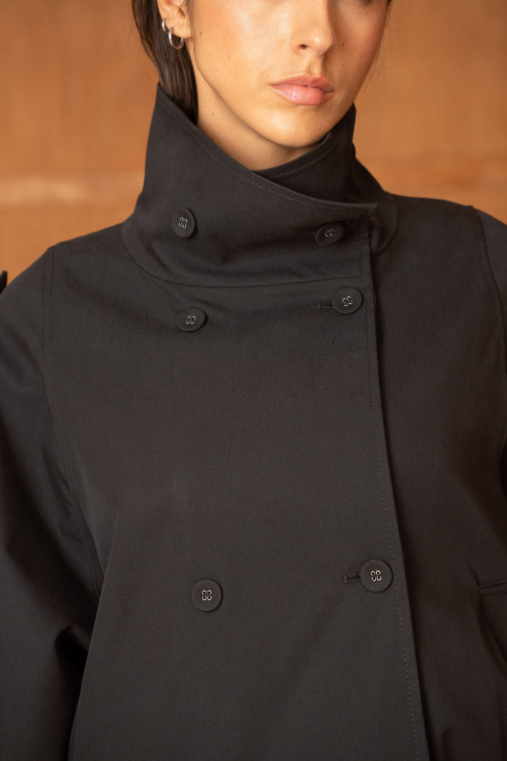 Short oversized trench-style jacket with stand up collar: black
