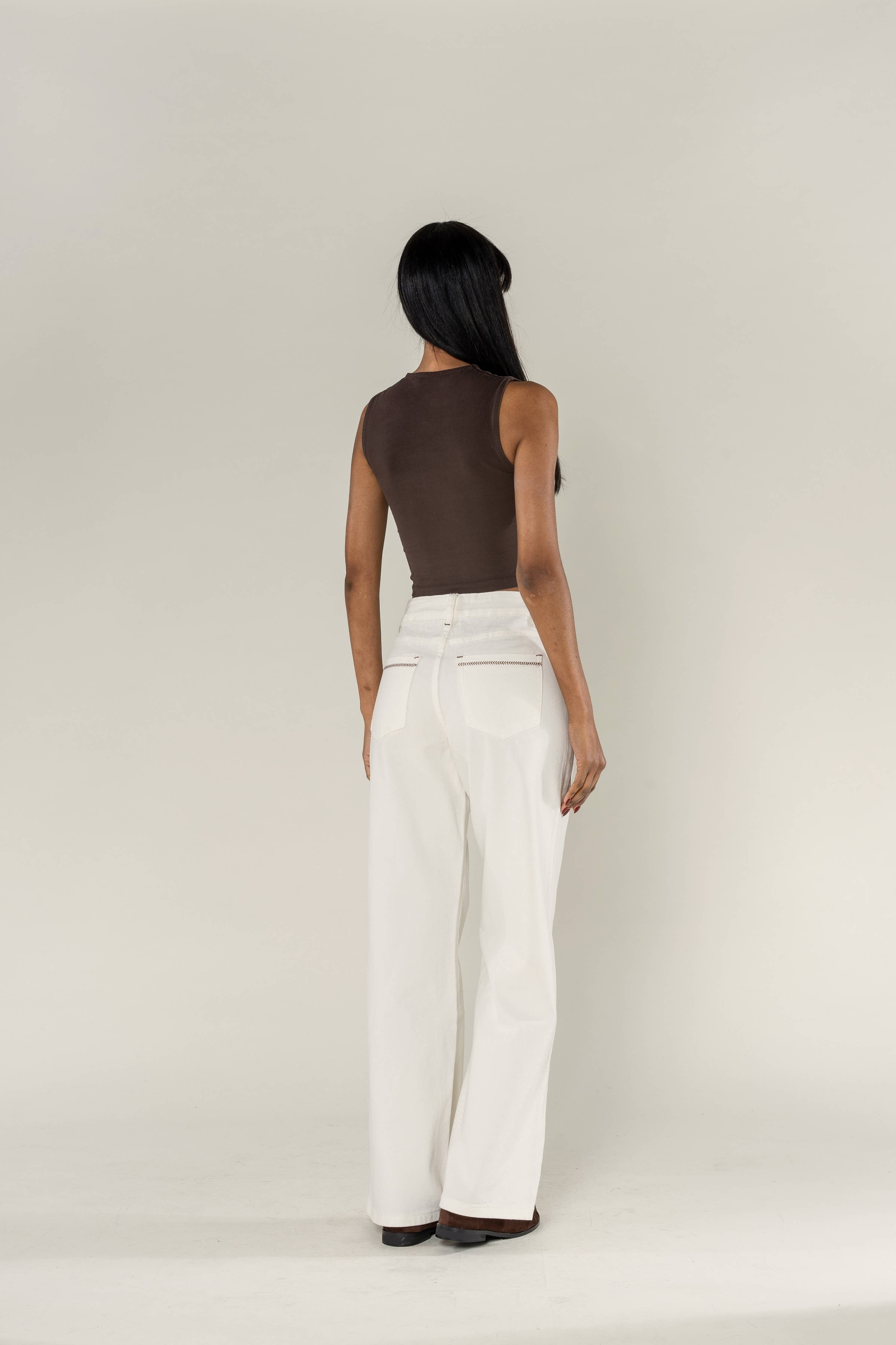 Wide stretch cream jeans with topstitching