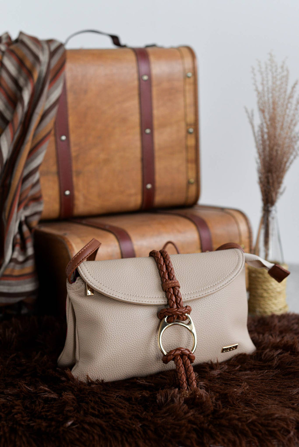 2-Compartment Beige Beaded Braided Crossbody Bag