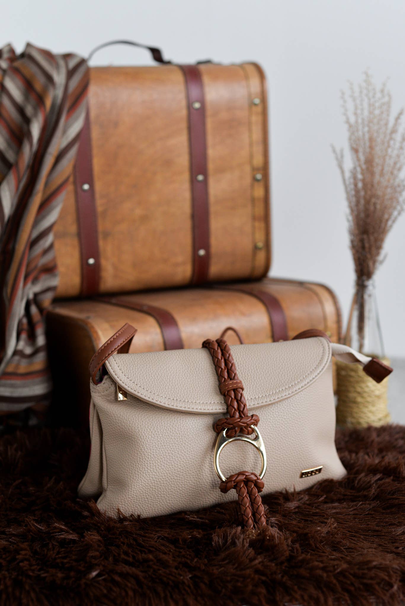 2-Compartment Beige Beaded Braided Crossbody Bag