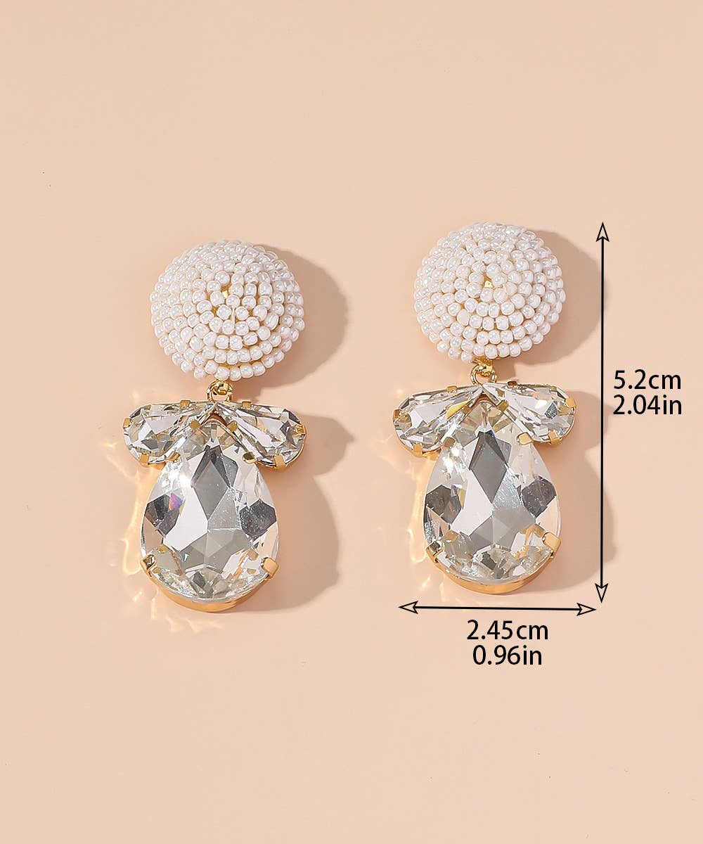 Stud earrings White