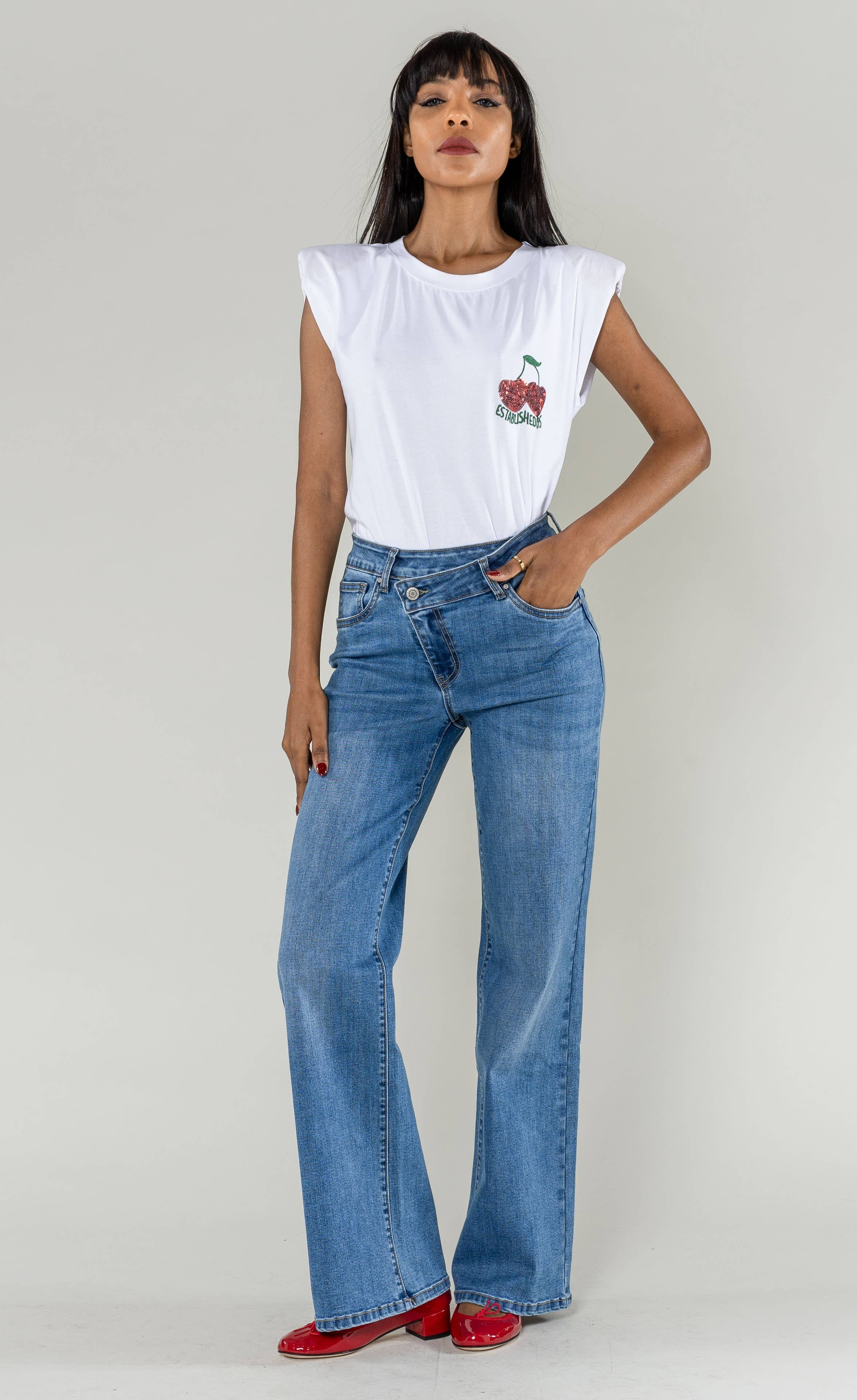 Asymmetric wide leg jeans in Faded blue