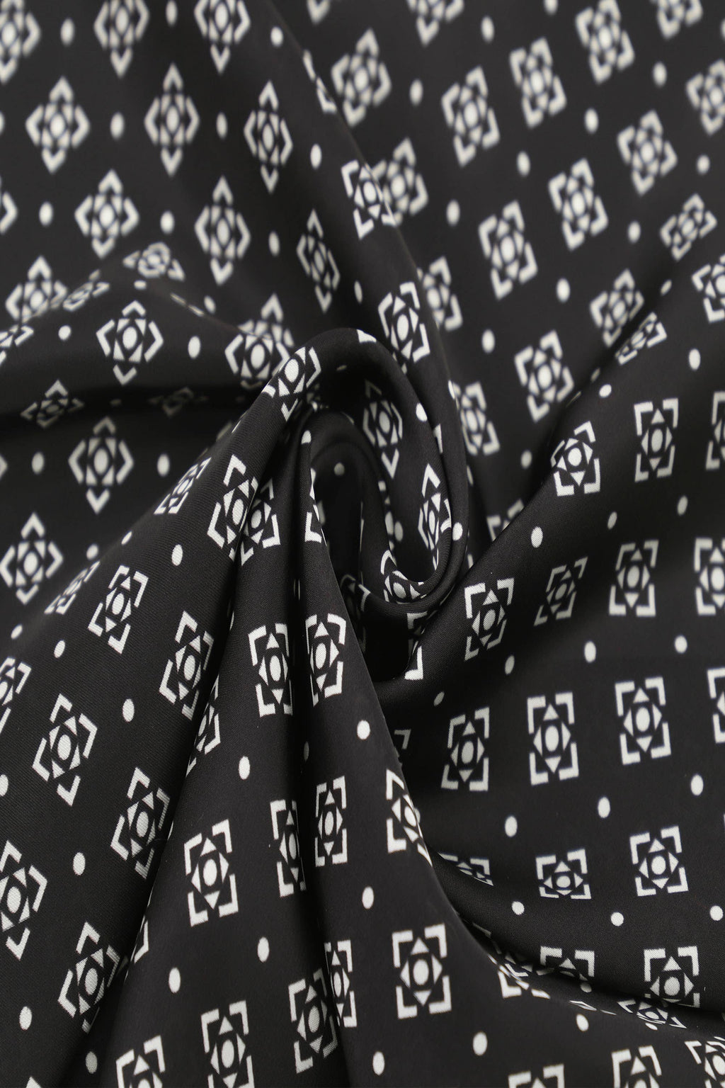COLORED SILK-TOUCH SCARF: Black