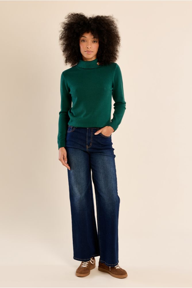 Fine knit sweater in forest green