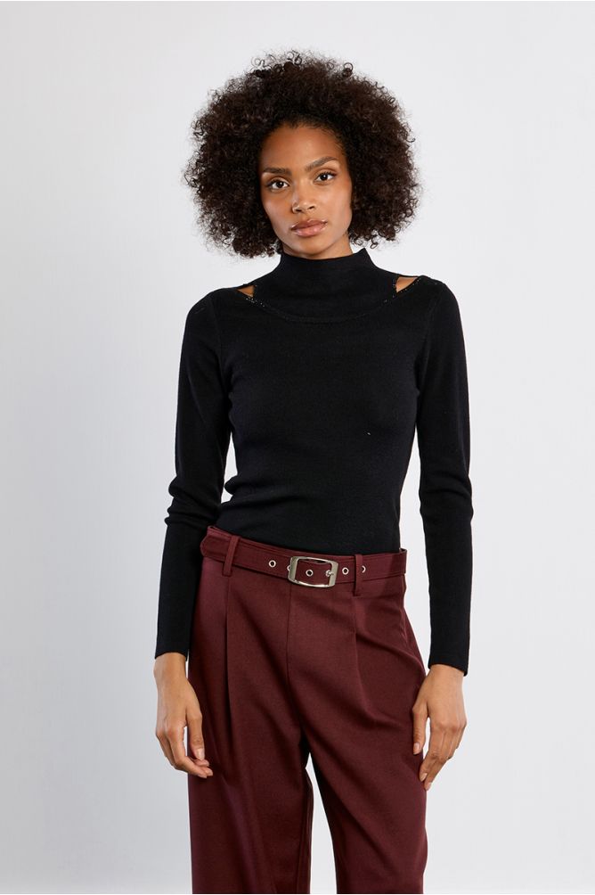 Asymmetrical neck top in black