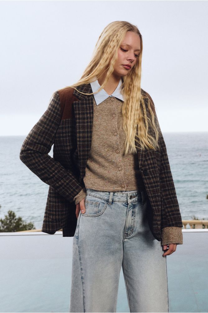 Short knit cardi in camel