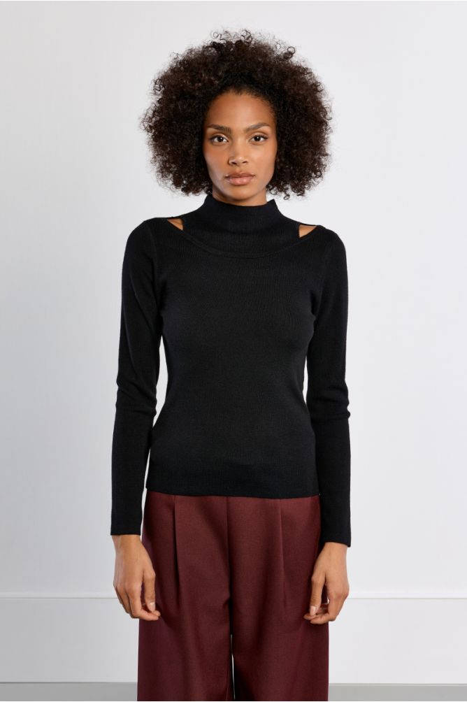 Asymmetrical neck top in black
