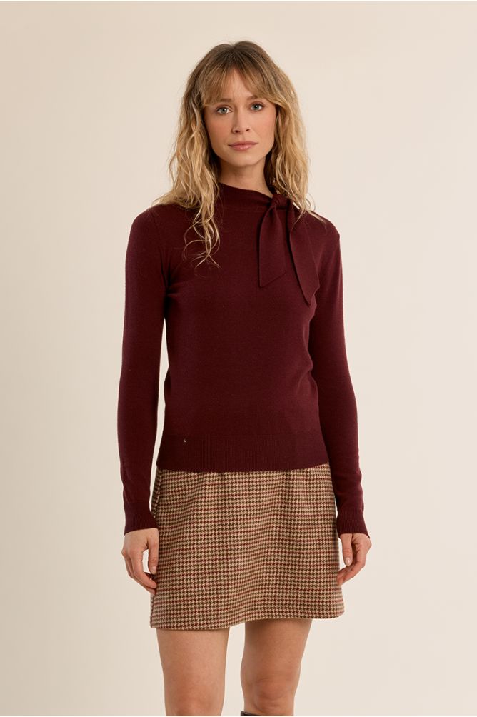 Fine knit sweater bow detail burgundy