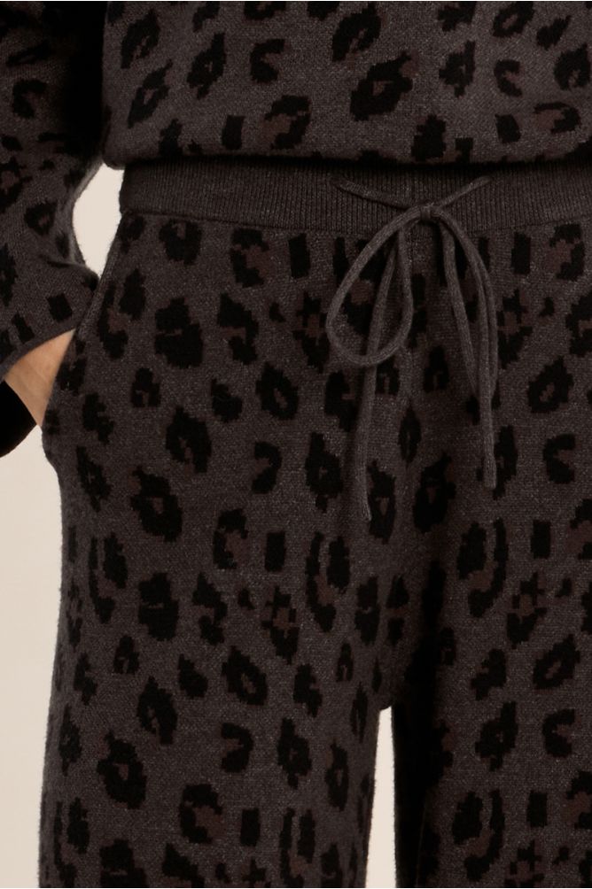 Knitted trouser leopard dark grey